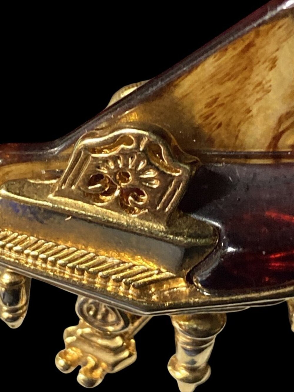 Vintage Avon Grand Piano Lapel Pin Brown Lucite Gold Tone Setting 1996 - Picture 3 of 8
